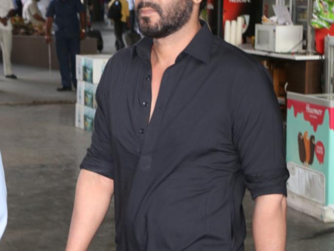 ajay devgan, mahesh bhatt & arjun kapoor spotted at international airport | ajay devgan, mahesh bhatt & arjun kapoor spotted at International Airport