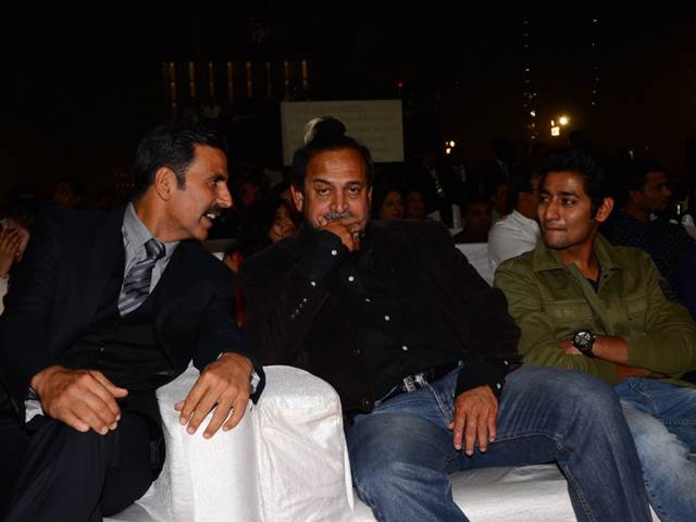 Gathered the sky and Akshay Kumar came together | आकाश ठोसर आणि अक्षय कुमार आले एकत्र Gathered the sky and Akshay Kumar came together | आकाश ठोसर आणि अक्षय कुमार आले एकत्र