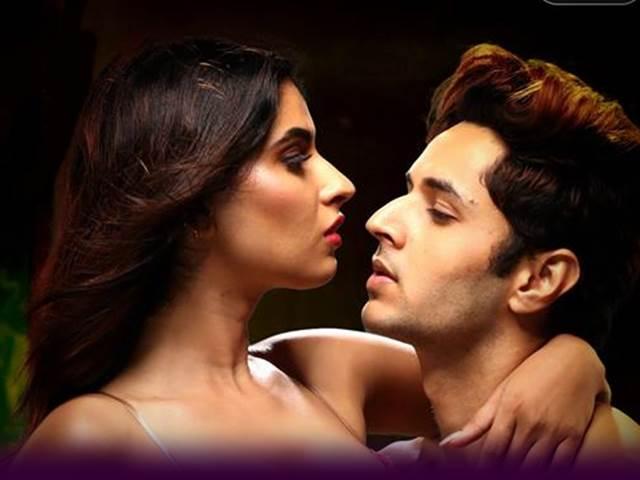 Ekta Kapoor is angry! 'Ragini MMS Returns' sex scene again shot! | एकता कपूर संतापली! पुन्हा शूट झाला ‘रागिनी एमएमएस रिटर्न्स’चा सेक्स सीन! Ekta Kapoor is angry! 'Ragini MMS Returns' sex scene again shot! | एकता कपूर संतापली! पुन्हा शूट झाला ‘रागिनी एमएमएस रिटर्न्स’चा सेक्स सीन!