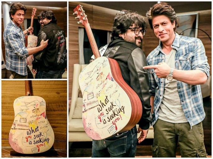 Shah Rukh Khan gifted a precious gift to Pritam! Will be auctioned for charity !! | शाहरूख खानने प्रीतमला दिली अनमोल भेट! चॅरिटीसाठी होणार लिलाव!! Shah Rukh Khan gifted a precious gift to Pritam! Will be auctioned for charity !! | शाहरूख खानने प्रीतमला दिली अनमोल भेट! चॅरिटीसाठी होणार लिलाव!!