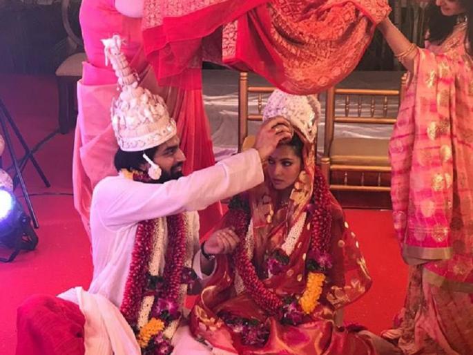 Wedding Album: See, 'Hot' Riya Sen's Haldi, Sapphati Photos! | Wedding Album : पाहा, ‘हॉट’ रिया सेनच्या हळदीपासून तर सप्तपदीपर्यंतचे फोटो! Wedding Album: See, 'Hot' Riya Sen's Haldi, Sapphati Photos! | Wedding Album : पाहा, ‘हॉट’ रिया सेनच्या हळदीपासून तर सप्तपदीपर्यंतचे फोटो!