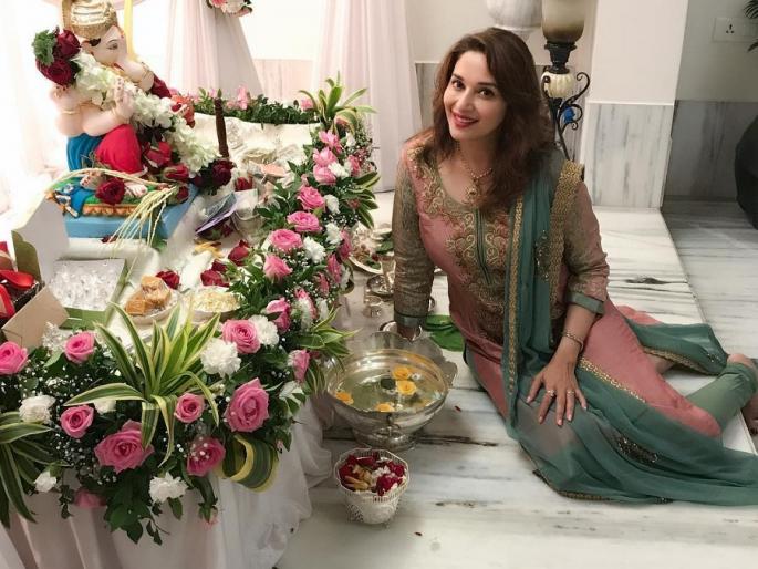 SEE PICS: Bollywood celebrities house bappa! | ​SEE PICS : घ्या बॉलिवूड सेलिब्रिटींच्या घरच्या बाप्पाचे दर्शन!
