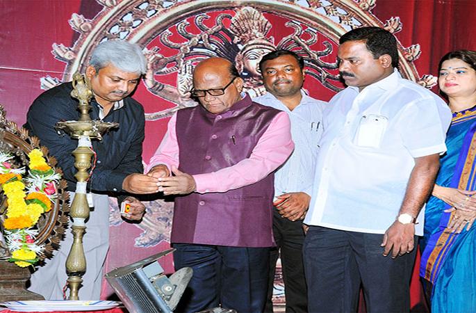 Sixteenth Century Culture Art Mirror Launches The Glorious Drama Festival | सोळाव्या संस्कृती कला दर्पण गौरव नाट्य महोत्सवास सुरुवात Sixteenth Century Culture Art Mirror Launches The Glorious Drama Festival | सोळाव्या संस्कृती कला दर्पण गौरव नाट्य महोत्सवास सुरुवात