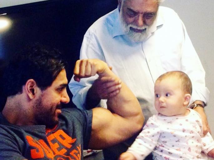 John Abraham's 'ha' photo is viral; But why? Know the reasons behind! | जॉन अब्राहमचा ‘हा’ फोटो होत आहे व्हायरल; पण का? जाणून घ्या त्यामागील कारण! John Abraham's 'ha' photo is viral; But why? Know the reasons behind! | जॉन अब्राहमचा ‘हा’ फोटो होत आहे व्हायरल; पण का? जाणून घ्या त्यामागील कारण!