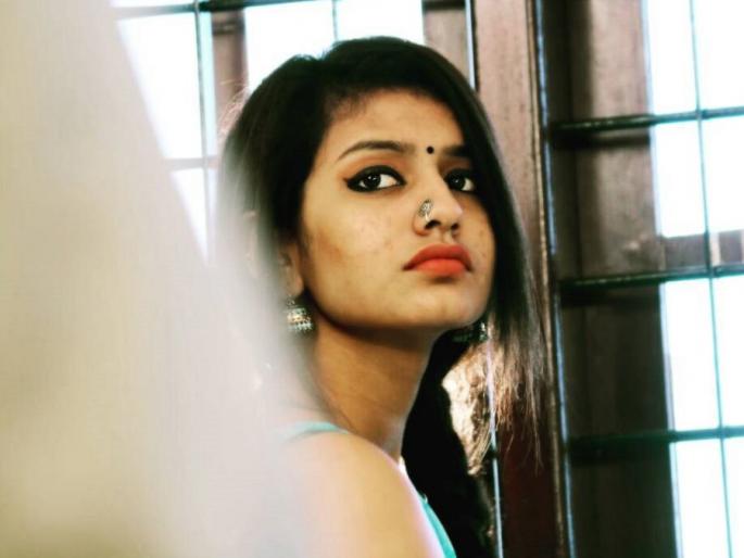 Priya Prakash Warrier made a big disclosure about film career! Humor can be fans! | प्रिया प्रकाश वारियरने फिल्मी करिअरबद्दल केला मोठा खुलासा! चाहत्यांचा होऊ शकतो हिरमोड!!