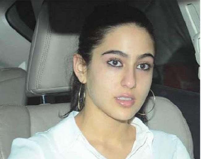 See Sara Ali Khan's stunning style! | पाहा सारा अली खानचा स्टनिंग अंदाज! See Sara Ali Khan's stunning style! | पाहा सारा अली खानचा स्टनिंग अंदाज!