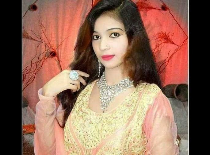 SHOCKING! Pills thrown for six-month pregnant singers, incidents in Pakistan due to missing songs | SHOCKING ! गातांना उभी न झाल्याने सहा महिन्यांच्या गर्भवती गायिकेला घातल्या गोळ्या, पाकिस्तानातील घटना!! SHOCKING! Pills thrown for six-month pregnant singers, incidents in Pakistan due to missing songs | SHOCKING ! गातांना उभी न झाल्याने सहा महिन्यांच्या गर्भवती गायिकेला घातल्या गोळ्या, पाकिस्तानातील घटना!!