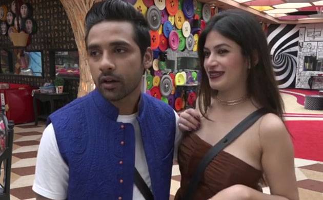 View Photos of Punish Sharma, who has uncontrollable romance with Bandha Kalra! | बंदगी कालरासोबत अनकंट्रोल रोमान्स करणाऱ्या पुनीश शर्माच्या लग्नाचे पहा फोटो! View Photos of Punish Sharma, who has uncontrollable romance with Bandha Kalra! | बंदगी कालरासोबत अनकंट्रोल रोमान्स करणाऱ्या पुनीश शर्माच्या लग्नाचे पहा फोटो!