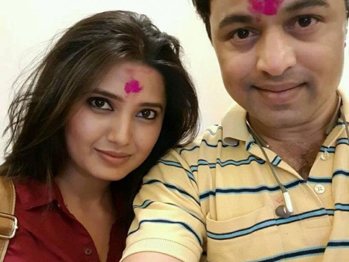What is the secret behind this photo of Subodh Bhave and Prajakta Mali? | सुबोध भावे आणि प्राजक्ता माळी यांच्या या फोटोमागचं गुपित काय? What is the secret behind this photo of Subodh Bhave and Prajakta Mali? | सुबोध भावे आणि प्राजक्ता माळी यांच्या या फोटोमागचं गुपित काय?