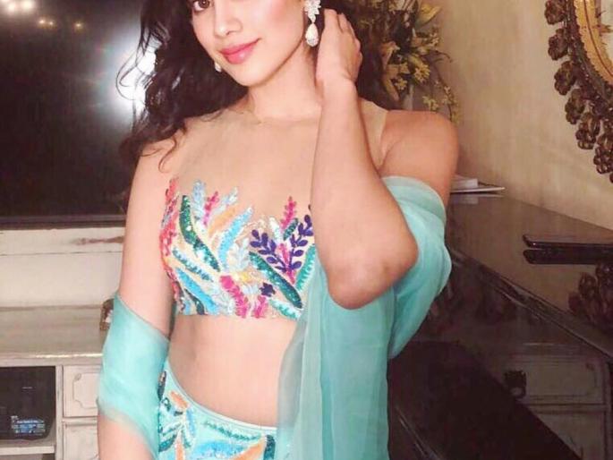 Junkie Kapoor already 'song' song on 'singing' song, video viral! | ‘धडक’ अगोदरच जान्हवी कपूरने ‘या’ गाण्यावर धरला ठेका, व्हिडीओ व्हायरल!