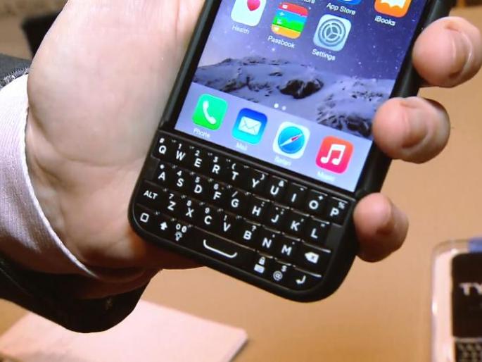 Now there will be a datacable keyboard for smartphones! | आता स्मार्टफोनसाठी डिटॅचेबल की-बोर्ड येणार ! Now there will be a datacable keyboard for smartphones! | आता स्मार्टफोनसाठी डिटॅचेबल की-बोर्ड येणार !