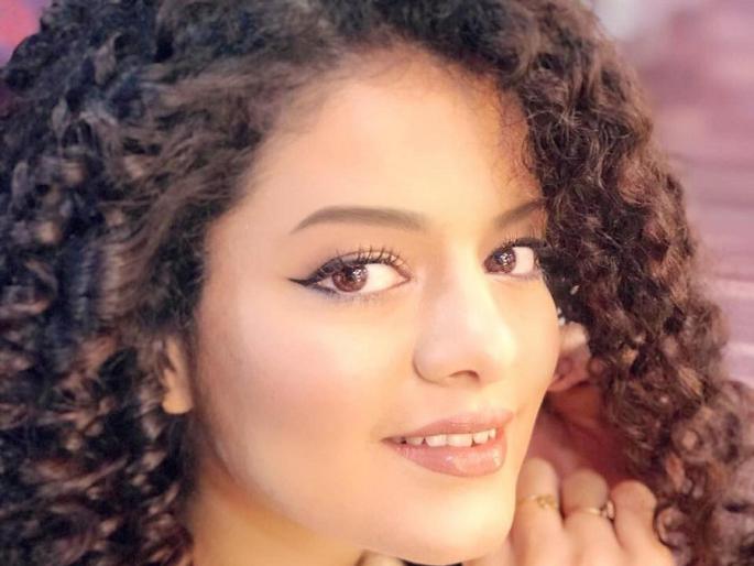 The singer called 'this' singer to call! Failure to refuse !! | ​ चाहत्याने ‘या’ गायिकेला फोन करून बोलवले भेटायला! नकार दिल्यावर केला असा कारनामा!!