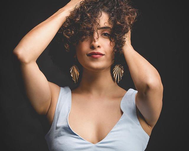 'Dangle' Fame Sania Malhotra's 'Dance Video' on social media, watch the video! | ‘दंगल’ फेम सान्या मल्होत्राच्या ‘या’ डान्स व्हिडीओची सोशल मीडियावर धूम, पाहा व्हिडीओ! 'Dangle' Fame Sania Malhotra's 'Dance Video' on social media, watch the video! | ‘दंगल’ फेम सान्या मल्होत्राच्या ‘या’ डान्स व्हिडीओची सोशल मीडियावर धूम, पाहा व्हिडीओ!