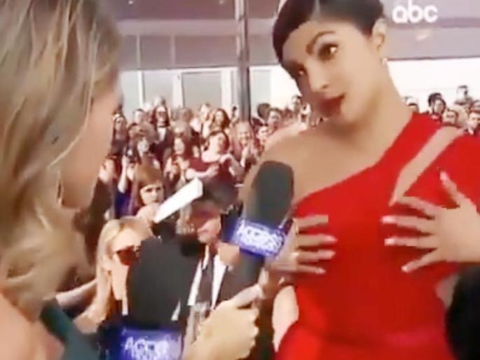 Priyanka Chopra again in controversy; Not only audiences but Bollywood actresses too can be angry! | प्रियांका चोप्रा पुन्हा वादाच्या भोवऱ्यात; प्रेक्षकच नव्हे तर बॉलिवूड अभिनेत्रींचाही होऊ शकतो संताप ! Priyanka Chopra again in controversy; Not only audiences but Bollywood actresses too can be angry! | प्रियांका चोप्रा पुन्हा वादाच्या भोवऱ्यात; प्रेक्षकच नव्हे तर बॉलिवूड अभिनेत्रींचाही होऊ शकतो संताप !