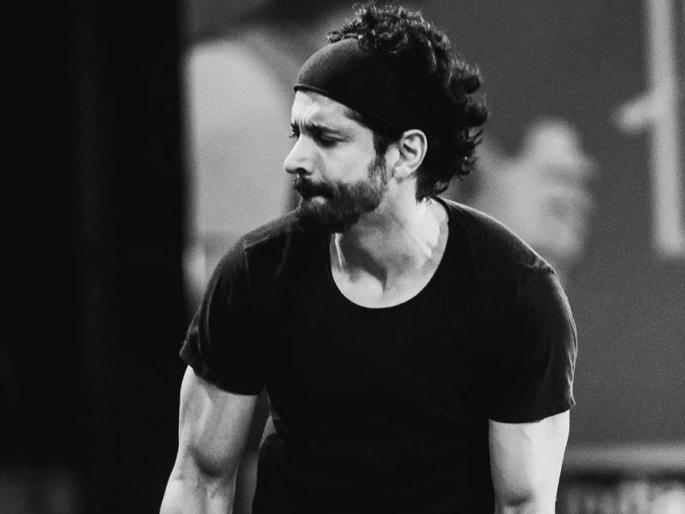 Farhan Akhtar took the message of Facebook! Deleted Account Deleted !! | ​फरहान अख्तरने घेतला फेसबुकचा निरोप! अकाऊंट केले डिलिट !!