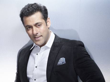 Salman plays 'Karam' on 'Sultan' set | ‘सुल्तान’ च्या सेटवर सलमानने खेळला ‘कॅरम ’