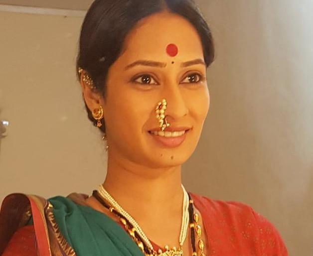 Priya Marathe became Godavari in Marathi and she shared a low-key, shared photo with double pleasure | ‘गोदावरी’ बनून प्रिया मराठे मराठीत करणार कमबॅक,फोटो शेअर करुन व्यक्त केला दुहेरी आनंद