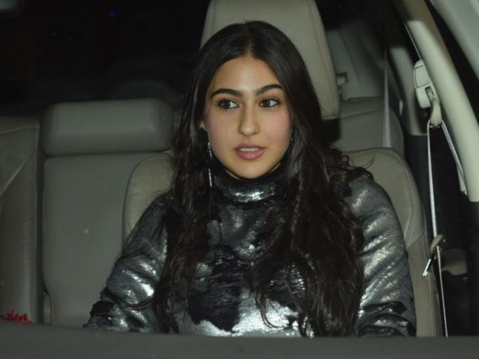 Suddenly, the sound of Sara Ali Khan's 'those' videos is blown away, watch the video! | सारा अली खानच्या ‘त्या’ व्हिडीओमधील बेसुºया आवाजाची उडविली जाते खिल्ली, पाहा व्हिडीओ! Suddenly, the sound of Sara Ali Khan's 'those' videos is blown away, watch the video! | सारा अली खानच्या ‘त्या’ व्हिडीओमधील बेसुºया आवाजाची उडविली जाते खिल्ली, पाहा व्हिडीओ!