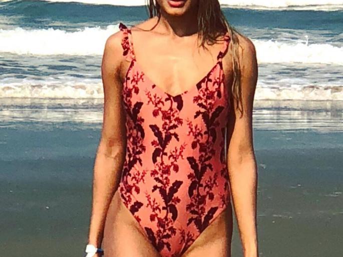 Lisa Hayden holds new look after Platinum Hair; Something looked like this on the beach! | प्लॅटिनम हेअरनंतर लीजा हेडनने धारण केला नवा लूक; बीचवर काहीशा अशा अंदाजात दिसली!
