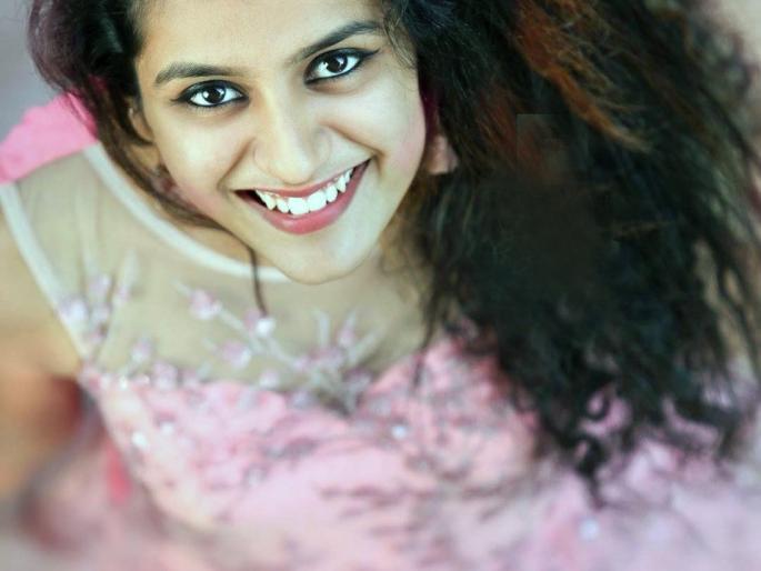 Viral Girl Priya Prakash's new photos, sensation on the Internet, see photo! | व्हायरल गर्ल प्रिया प्रकाशच्या नव्या फोटोंमुळे इंटरनेटवर सनसनी, पाहा फोटो! Viral Girl Priya Prakash's new photos, sensation on the Internet, see photo! | व्हायरल गर्ल प्रिया प्रकाशच्या नव्या फोटोंमुळे इंटरनेटवर सनसनी, पाहा फोटो!