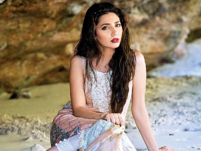 watch video: Did you watch the 'DDLJ' project of Mahira Khan? | watch video : माहिरा खानचा ‘डीडीएलजे’ अंदाज तुम्ही पाहिलातं? watch video: Did you watch the 'DDLJ' project of Mahira Khan? | watch video : माहिरा खानचा ‘डीडीएलजे’ अंदाज तुम्ही पाहिलातं?