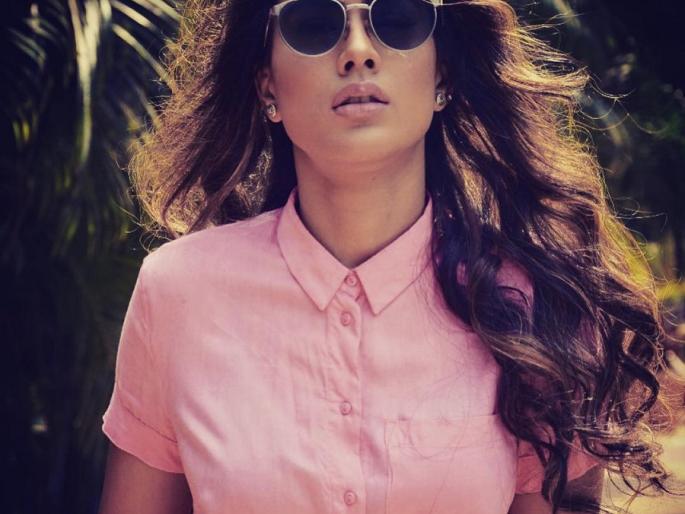 'Television Sensation' Nia Sharma will now have a big screen on fire! Bollywood actress shooter entry !! | ​‘टेलिव्हिजन सेन्सेशन’ निया शर्मा आता मोठ्या पडद्यावर लावणार आग! बॉलिवूडमध्ये करणार धडाकेबाज एन्ट्री!!