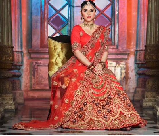 Photographs made on the social media as the bride of Apsara; | सोशल मीडियावर 'अप्सरा'चे नववधूप्रमाणे नटलेले फोटो,पुन्हा एकदा लग्नाच्या चर्चांना उधाण