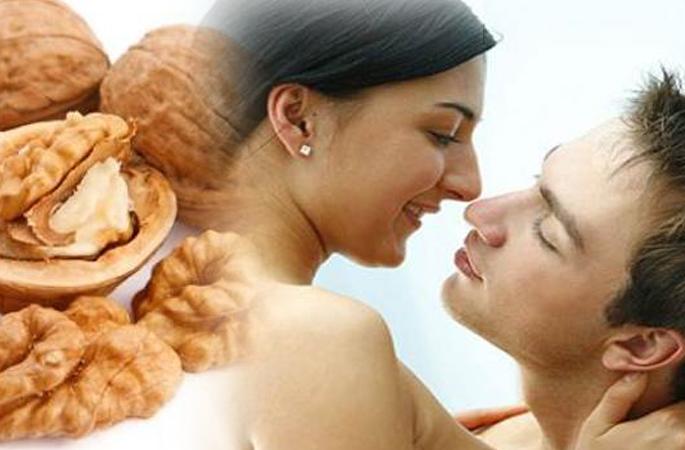 SEXUAL HEALTH: Increasing manhood is useful in reducing weight 'walnut'! | SEXUAL HEALTH : पुरुषत्व वाढविण्यापासून ते वजन कमी करण्यासाठी उपयुक्त आहे ‘अक्रोड’ !