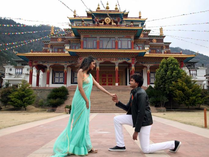 Chirag Patil and Kajal Sharma's 'Love Betting' in Himalayas | हिमालयाच्या कुशीत रंगली चिराग पाटील आणि काजल शर्माची 'लव बेटिंग'