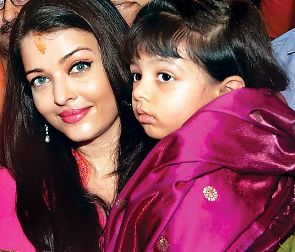 Due to Aaradhaya Ash was emotional! | आराध्यामुळे ऐश झाली इमोशनल! Due to Aaradhaya Ash was emotional! | आराध्यामुळे ऐश झाली इमोशनल!