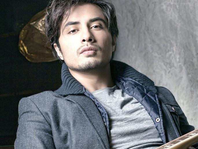Paki actor Ali Jafarna claims '100 crores' for cheating Know what's the reason !! | पाकी अभिनेता अली जफरने ‘या’ गायिकेवर ठोकला १०० कोटींचा दावा! जाणून घ्या काय आहे कारण!!