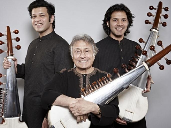 'Abba sits on them, this is their greatness' | ‘अब्बा त्यांच्या बाजूला बसू देतात, हा त्यांचा मोठेपणा’ 'Abba sits on them, this is their greatness' | ‘अब्बा त्यांच्या बाजूला बसू देतात, हा त्यांचा मोठेपणा’