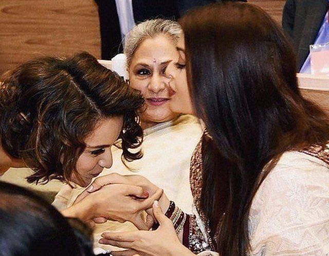 'Quinnes of Bollywood' 'Off Screen' Bonding! | ‘क्विन्स आॅफ बॉलीवूड’ ची ‘आॅफ स्क्रीन’ बॉण्डिंग! 'Quinnes of Bollywood' 'Off Screen' Bonding! | ‘क्विन्स आॅफ बॉलीवूड’ ची ‘आॅफ स्क्रीन’ बॉण्डिंग!