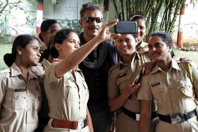 Prakash Jha 'Jaipur'! | प्रकाश झा ‘जयपूर’ वर फिदा! Prakash Jha 'Jaipur'! | प्रकाश झा ‘जयपूर’ वर फिदा!