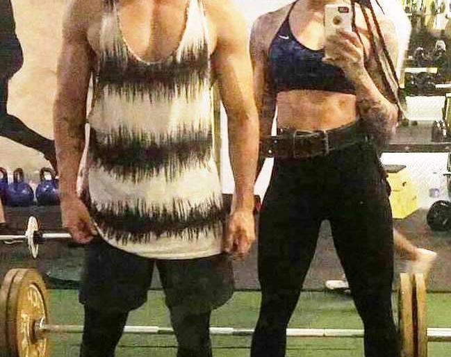 So leaving boyfriend Yuvraj Thakur, Bachchan's grandfather, with Gaurav Chopra being thick? | म्हणून बॉयफ्रेंड युवराज ठाकुरला सोडून गौरव चोप्रासह बानीचे नातं बनतंय घट्ट?