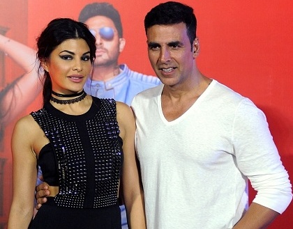 Akki-Jack's 'Housefull 3' promotions ... | अक्की-जॅकचे ‘हाऊसफुल्ल ३’ प्रमोशन्स... Akki-Jack's 'Housefull 3' promotions ... | अक्की-जॅकचे ‘हाऊसफुल्ल ३’ प्रमोशन्स...