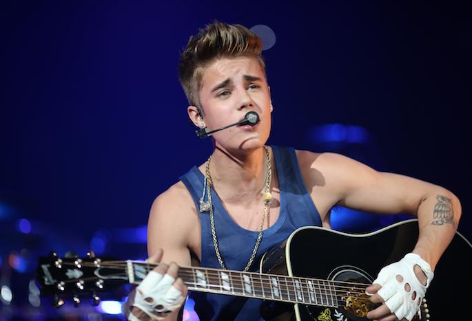 Photo Viral: If Justin Bieber sees this photo, you will find it difficult to smile! | Photo Viral : जस्टिन बीबरचा हा फोटो बघाल तर तुम्हाला हसू आवरणे मुश्किल होईल! Photo Viral: If Justin Bieber sees this photo, you will find it difficult to smile! | Photo Viral : जस्टिन बीबरचा हा फोटो बघाल तर तुम्हाला हसू आवरणे मुश्किल होईल!