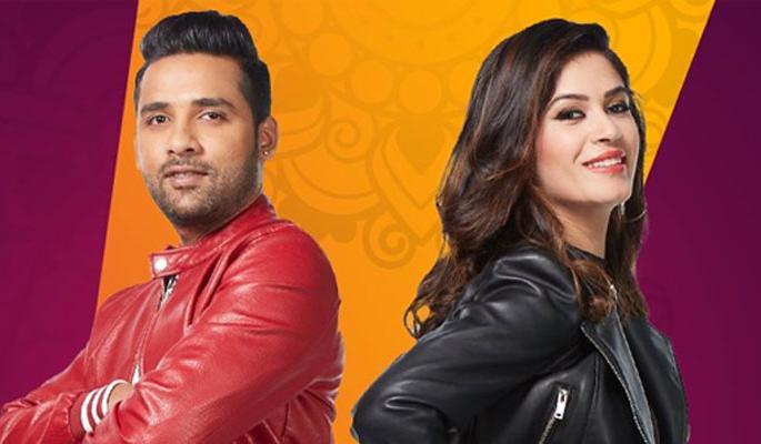 Shocking: The homeowner removed his parents from the gang era romance! | Shocking : बंदगी कालराचा रोमान्स बघून घरमालकाने तिच्या आई-वडिलांना काढले घराबाहेर! Shocking: The homeowner removed his parents from the gang era romance! | Shocking : बंदगी कालराचा रोमान्स बघून घरमालकाने तिच्या आई-वडिलांना काढले घराबाहेर!