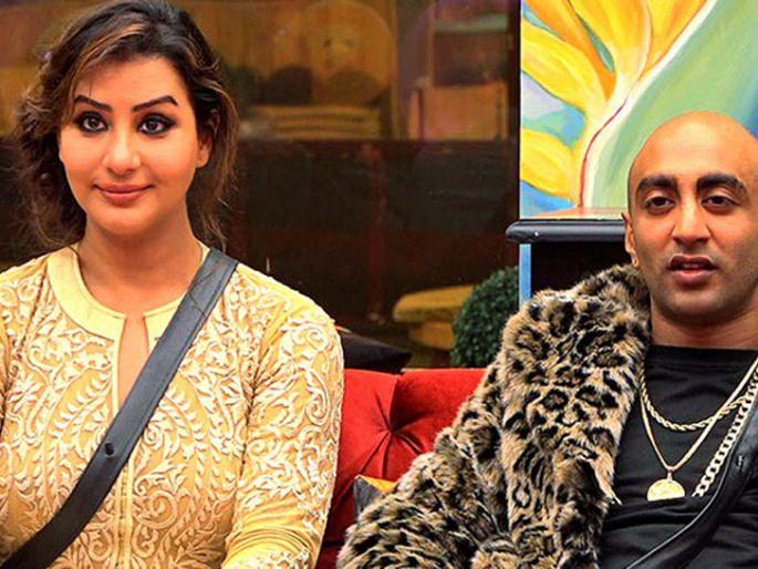 Bigg Boss 11: Shilpa Shinde says to the sky, 'Do not Touch Me', Arshi Khan said, 'Then why ten weeks have tolerated'! | Bigg Boss 11 : शिल्पा शिंदेने आकाशला म्हटले ‘डोन्ट टच मी’, अर्शी खान म्हणाली, ‘मग दहा आठवडे का सहन केले’! Bigg Boss 11: Shilpa Shinde says to the sky, 'Do not Touch Me', Arshi Khan said, 'Then why ten weeks have tolerated'! | Bigg Boss 11 : शिल्पा शिंदेने आकाशला म्हटले ‘डोन्ट टच मी’, अर्शी खान म्हणाली, ‘मग दहा आठवडे का सहन केले’!