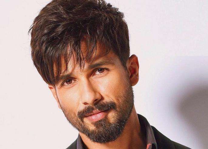 Shahid's 'Six Pack Abs' Selfie! | शाहिदचा ‘सिक्स पॅक अॅब्स‘ सेल्फी! Shahid's 'Six Pack Abs' Selfie! | शाहिदचा ‘सिक्स पॅक अॅब्स‘ सेल्फी!
