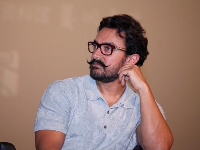 Does Aamir Khan have Salman Khan's Tubalite? | ​आमिर खानचा इशारा सलमान खानच्या ‘ट्युबलाईट’कडे तर नाही?
