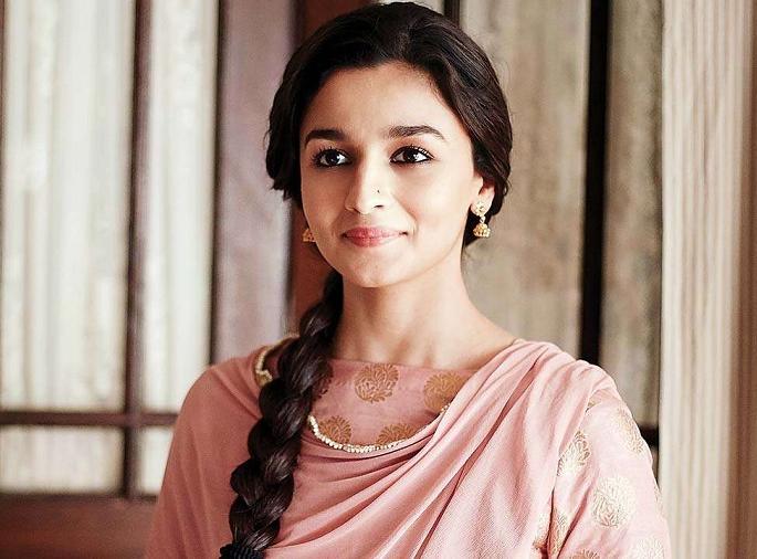 Alia Bhatt took hard work for 'Raji'! If you can not believe the video then see !! | ‘राजी’साठी आलिया भट्टने घेतले बरेच कष्ट ! विश्वास बसत नसेल तर पाहा व्हिडिओ!! Alia Bhatt took hard work for 'Raji'! If you can not believe the video then see !! | ‘राजी’साठी आलिया भट्टने घेतले बरेच कष्ट ! विश्वास बसत नसेल तर पाहा व्हिडिओ!!