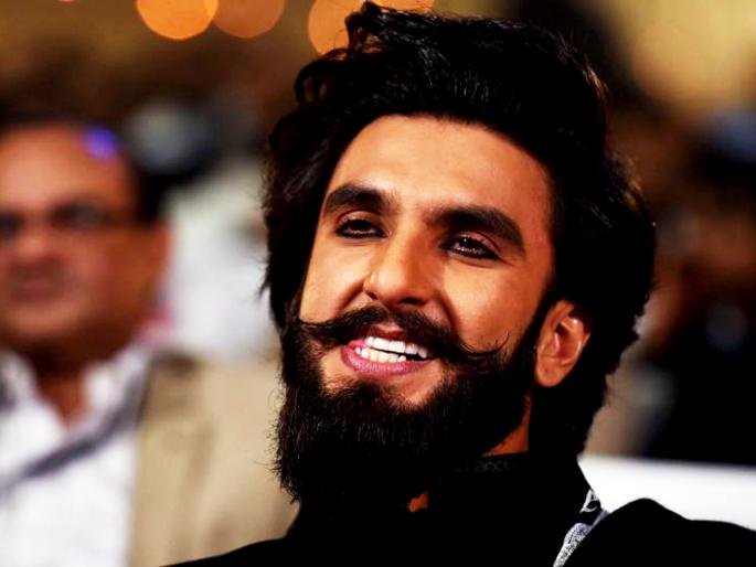 The veteran actor from the industry, Ranvir Singh's one, not two, but 24 times! | इंडस्ट्रीतील ‘या’ ज्येष्ठ अभिनेत्याने रणवीर सिंगच्या एक, दोन नव्हे तर २४ वेळा लगावली कानशिलात! The veteran actor from the industry, Ranvir Singh's one, not two, but 24 times! | इंडस्ट्रीतील ‘या’ ज्येष्ठ अभिनेत्याने रणवीर सिंगच्या एक, दोन नव्हे तर २४ वेळा लगावली कानशिलात!