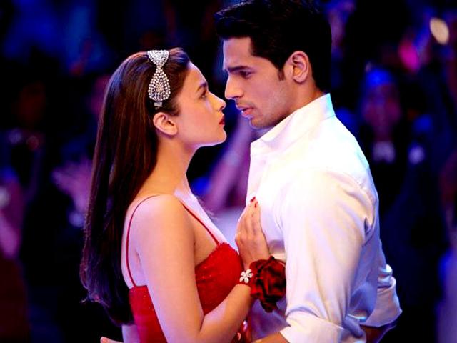 Sid says, '... if you go to die with Alia' | सिद म्हणतो,‘...तर आलियासोबत डयूएट गाणार’ Sid says, '... if you go to die with Alia' | सिद म्हणतो,‘...तर आलियासोबत डयूएट गाणार’