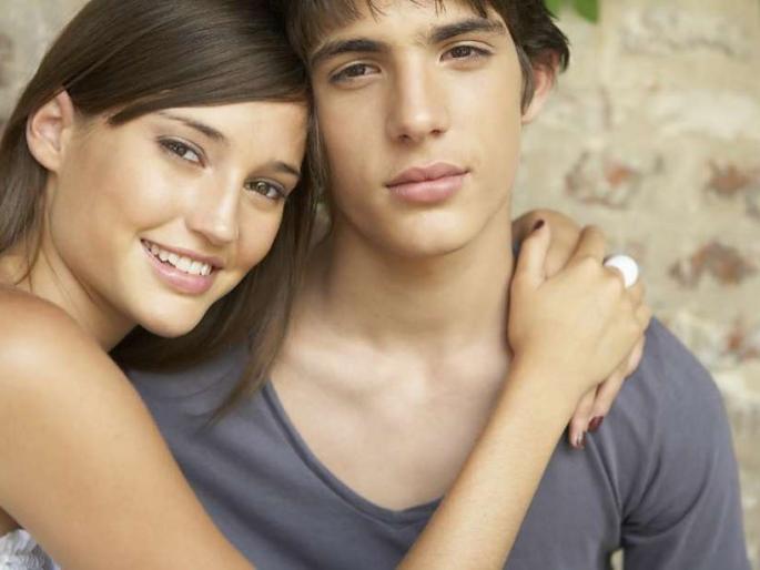 VALENTINE SPECIAL: If you love a small person, pay attention to these things! | VALENTINE SPECIAL : वयाने लहान व्यक्तीवर प्रेम करत असाल तर या गोष्टींकडे लक्ष द्या ! VALENTINE SPECIAL: If you love a small person, pay attention to these things! | VALENTINE SPECIAL : वयाने लहान व्यक्तीवर प्रेम करत असाल तर या गोष्टींकडे लक्ष द्या !