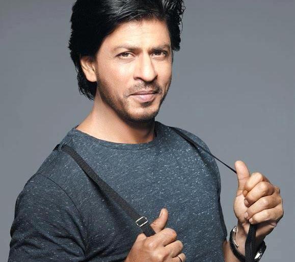 King Khan dinner with Iranian superstar | इराणी सुपरस्टारसोबत किंग खानचा डिनर King Khan dinner with Iranian superstar | इराणी सुपरस्टारसोबत किंग खानचा डिनर