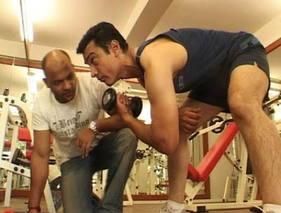 These are the hard-working faces of Salman Khan, Ranbir Kapoor, Tiger Shroff | हे आहेत सलमान खान,रणबीर कपूर,टायगर श्रॉफ यांच्या फिटनेसवर मेहनत घेणारे चेहरे These are the hard-working faces of Salman Khan, Ranbir Kapoor, Tiger Shroff | हे आहेत सलमान खान,रणबीर कपूर,टायगर श्रॉफ यांच्या फिटनेसवर मेहनत घेणारे चेहरे