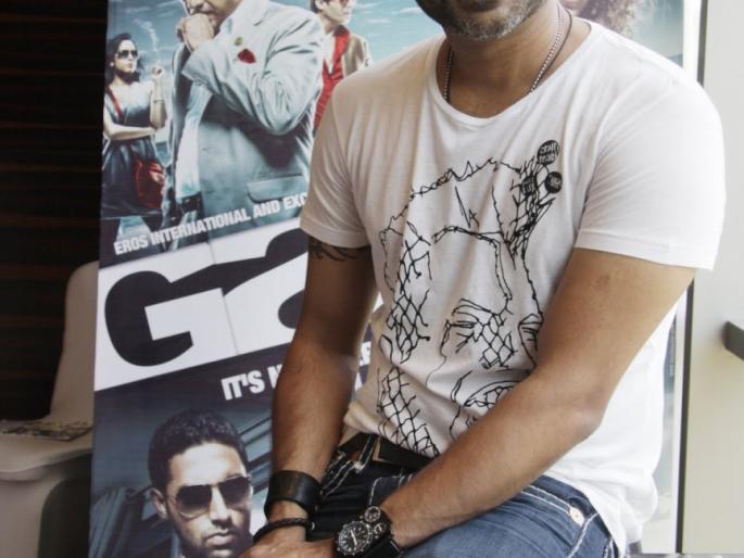 Directing the Marathi film - Acting Dev | मराठी चित्रपटाचे दिग्दर्शन करणार - अभिनय देव
