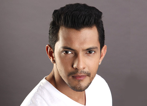 Aditya Narayan's condition worsens, the driver's condition is still serious due to the accident | आदित्य नारायणाच्या अडचणीत वाढ, अपघातात जखमी झालेल्या ड्रायव्हरची परिस्थिती अजूनही गंभीर Aditya Narayan's condition worsens, the driver's condition is still serious due to the accident | आदित्य नारायणाच्या अडचणीत वाढ, अपघातात जखमी झालेल्या ड्रायव्हरची परिस्थिती अजूनही गंभीर
