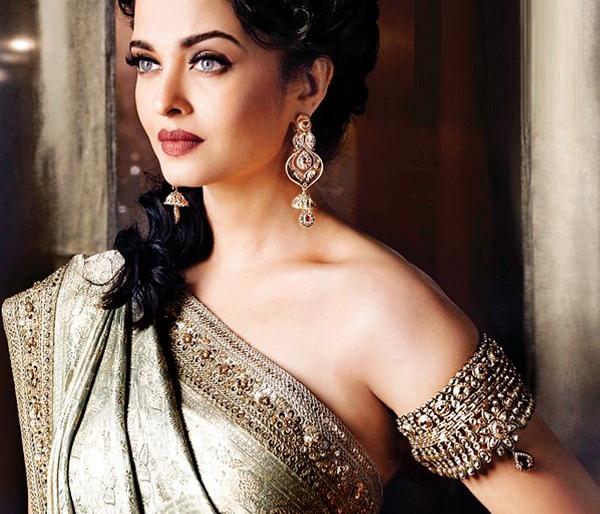 Aishwarya Rai-Bachchan got annoyed after entering Instagram | इन्स्टाग्रामवर एंट्री करताच यामुळे नाराज झाली ऐश्वर्या राय-बच्चन!